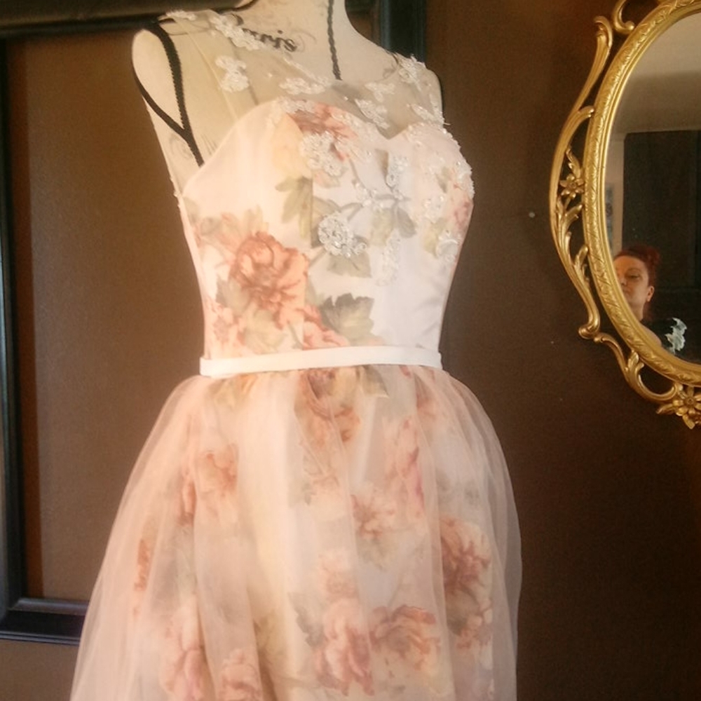 Gorgeous custom made gown - Picture 13 of 14